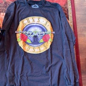 $5 in $25 bundle Guns and Roses shirt size M